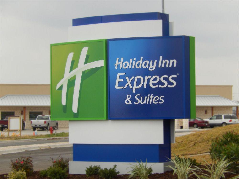 Holiday Inn Express And Suites Schulenburg By Ihg Экстерьер фото